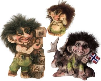 840008 Ny Form Troll figurine Small old Troll man with stick